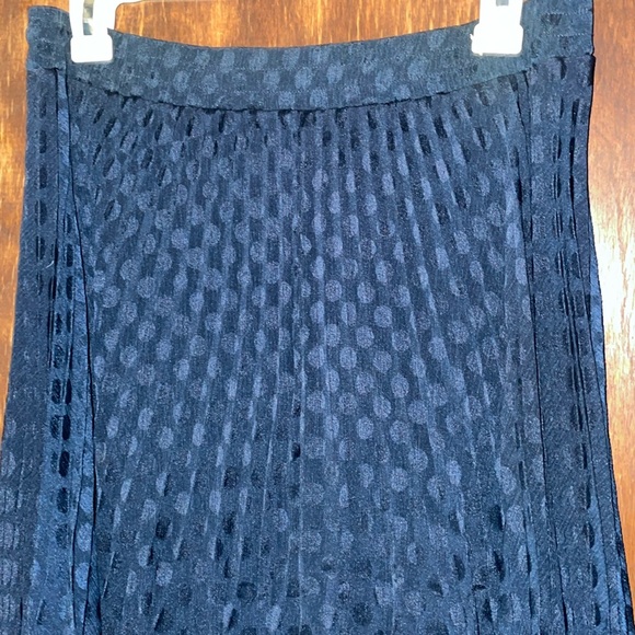 Max Studio navy maxi pleated skirt - Picture 2 of 6